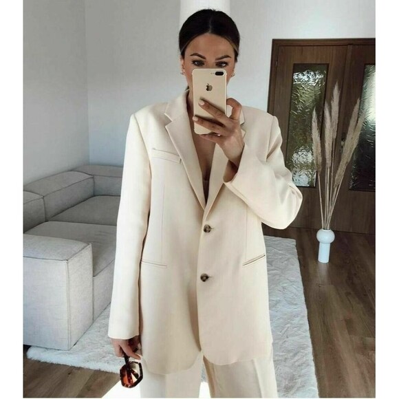 BLOGGER FAV ZARA Vanilla Straight Cut Blazer with Pockets Small Shoulder Pads - Picture 1 of 14